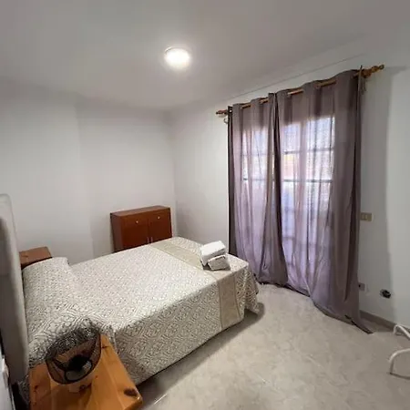 Grosse Terrasse Mit Esstisch, Markise. Einfach شقة *