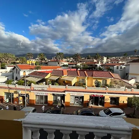 Große Terrasse Mit Esstisch, Markise. Einfach Los Realejos
